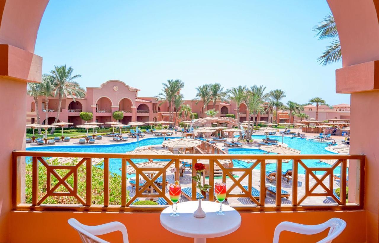 Charmillion Gardens Aquapark Hotel Шарм ел-Шейх Екстериор снимка View of the pool at the hotel
