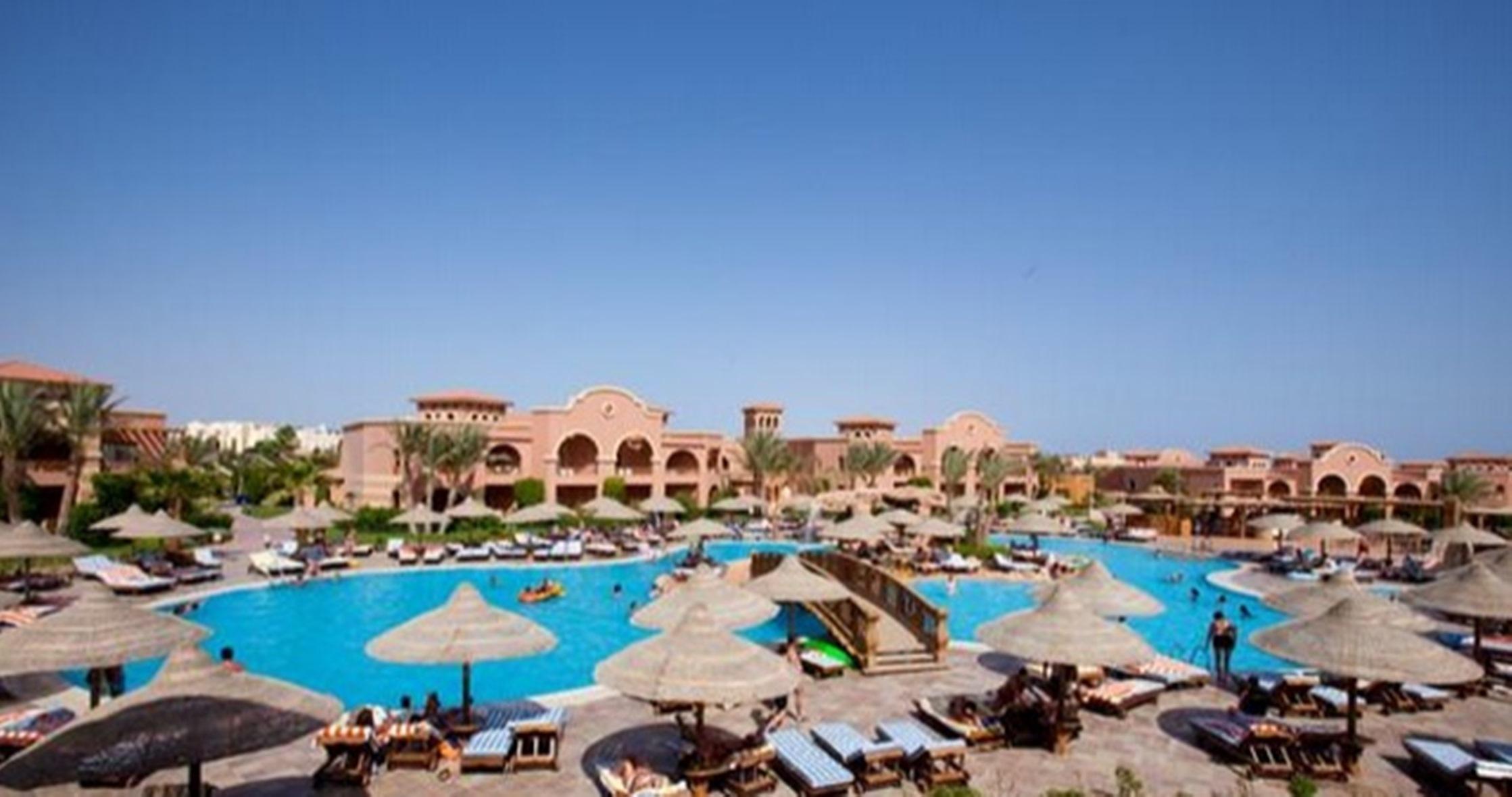 Charmillion Gardens Aquapark Hotel Шарм ел-Шейх Екстериор снимка The pool at the Hilton Luxor