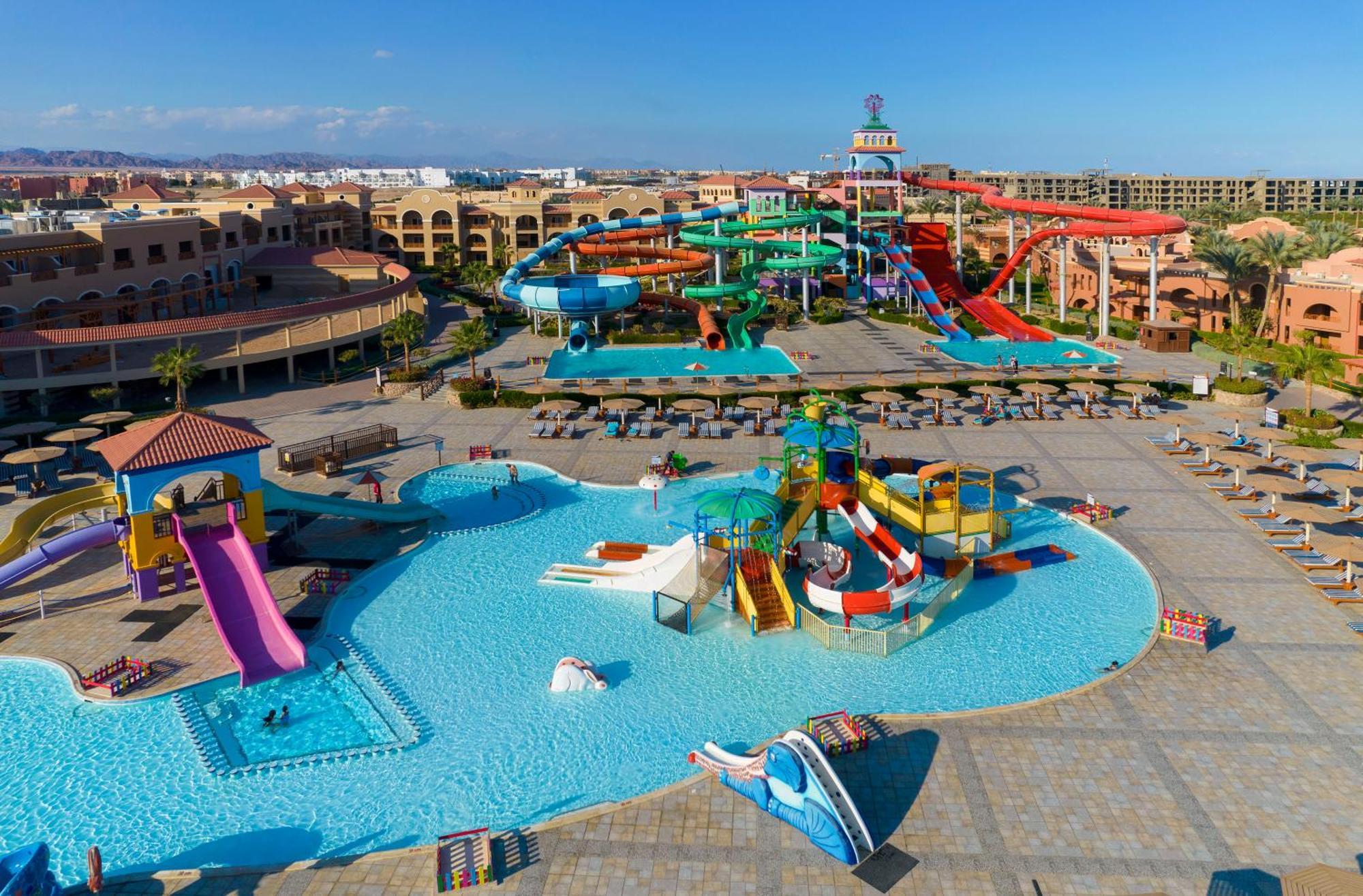 Charmillion Gardens Aquapark Hotel Шарм ел-Шейх Екстериор снимка Aerial view of the park